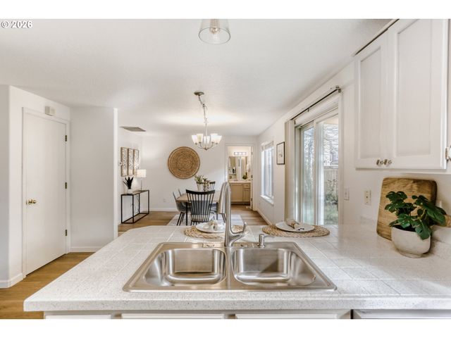 17888 Sw ROBERT Ln, Beaverton, OR 97078