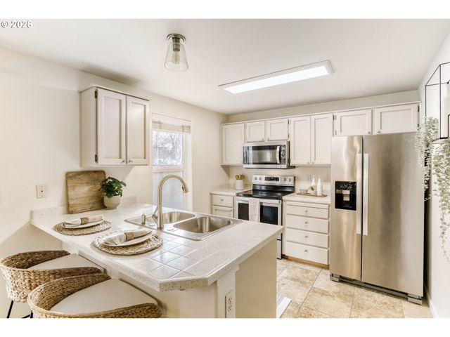 17888 Sw ROBERT Ln, Beaverton, OR 97078