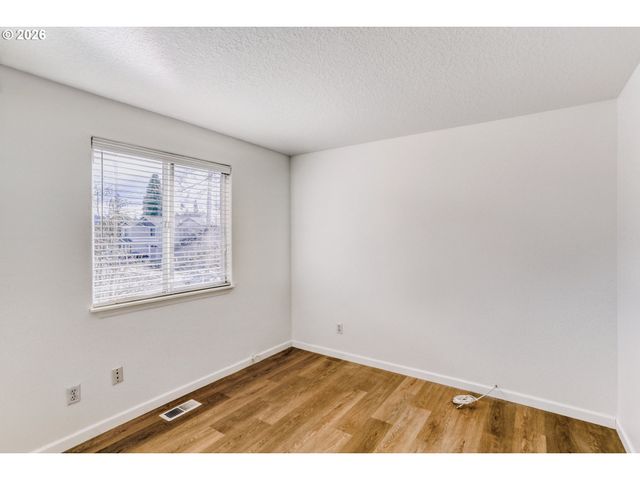 17888 Sw ROBERT Ln, Beaverton, OR 97078