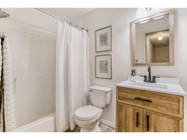 17888 Sw ROBERT Ln, Beaverton, OR 97078