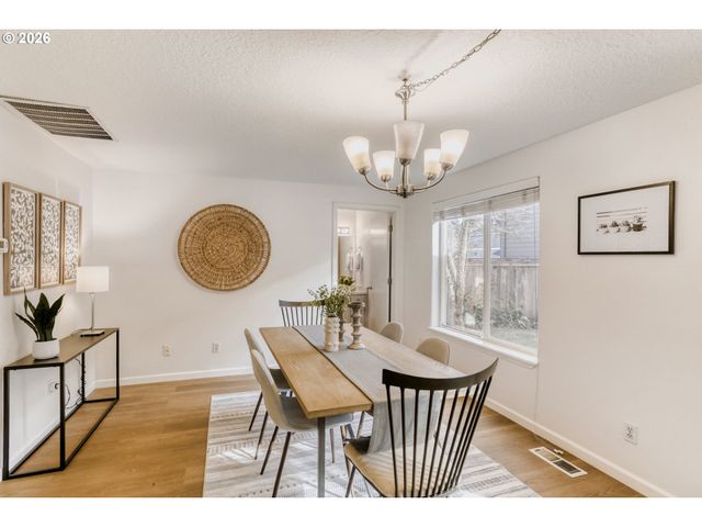 17888 Sw ROBERT Ln, Beaverton, OR 97078