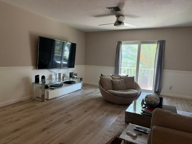 2033 S SEACREST Boulevard D, Boynton Beach, FL 33435