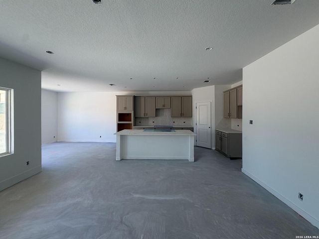 314 Brood Dr, Adkins, TX 78101