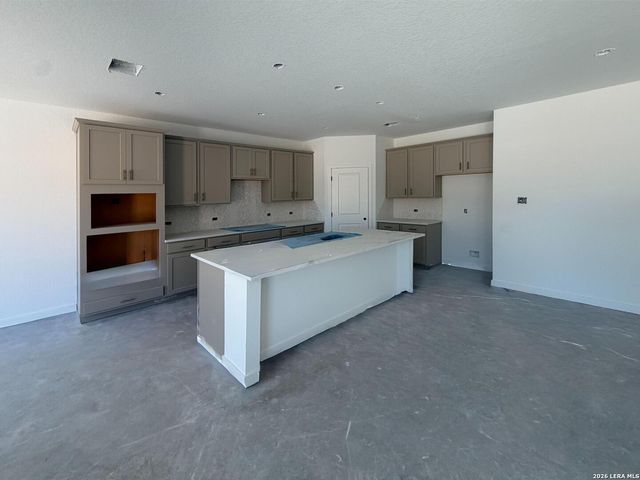 314 Brood Dr, Adkins, TX 78101