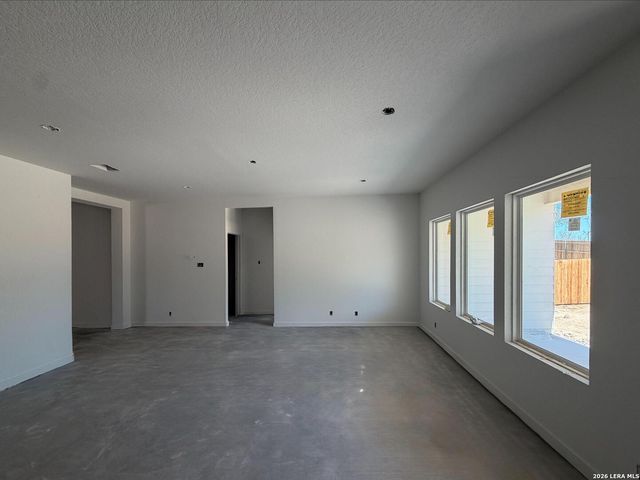 314 Brood Dr, Adkins, TX 78101