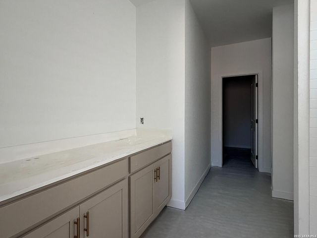 314 Brood Dr, Adkins, TX 78101