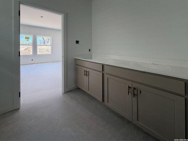 314 Brood Dr, Adkins, TX 78101