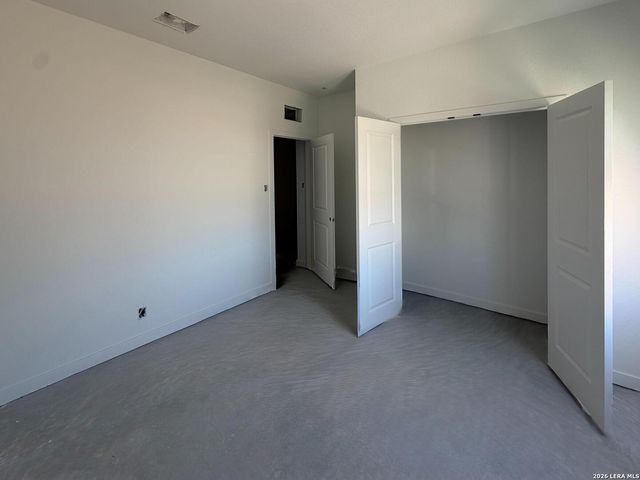 314 Brood Dr, Adkins, TX 78101