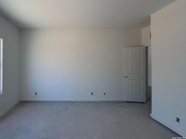 314 Brood Dr, Adkins, TX 78101