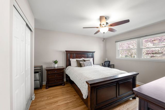706 E Golf Road, Libertyville, IL 60048