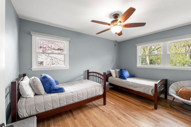 706 E Golf Road, Libertyville, IL 60048