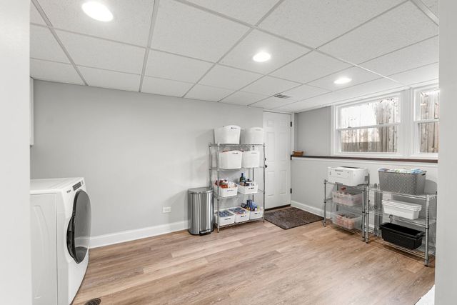706 E Golf Road, Libertyville, IL 60048