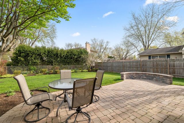 706 E Golf Road, Libertyville, IL 60048