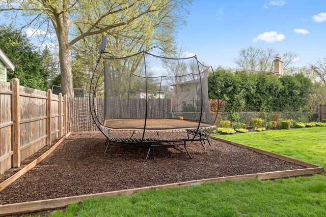 706 E Golf Road, Libertyville, IL 60048