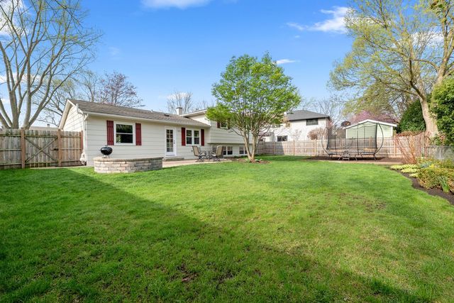 706 E Golf Road, Libertyville, IL 60048