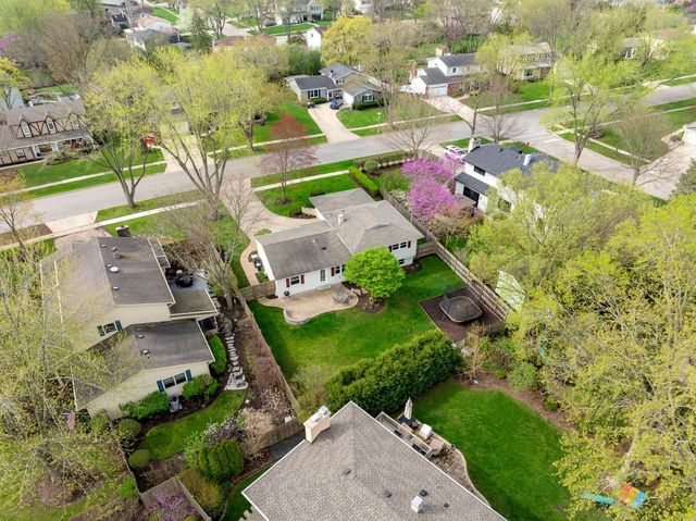 706 E Golf Road, Libertyville, IL 60048