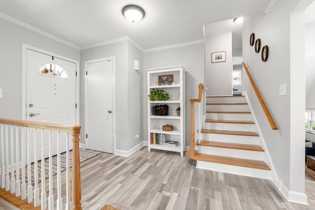 706 E Golf Road, Libertyville, IL 60048