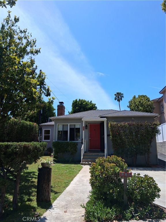 Image 1 of property listing at 131 S Virginia Avenue, Burbank, CA 91506