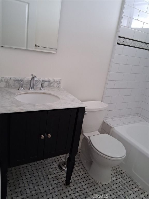 Image 13 of property listing at 131 S Virginia Avenue, Burbank, CA 91506