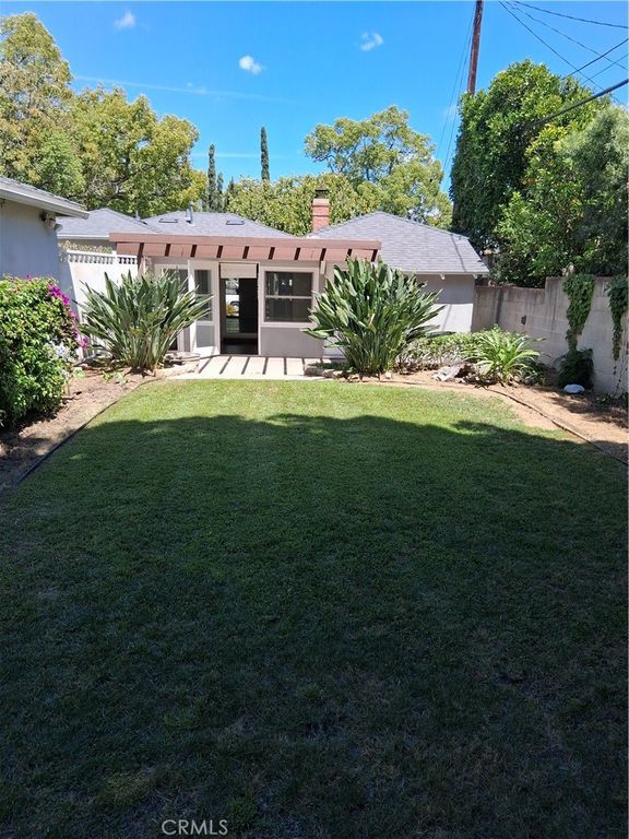 Image 19 of property listing at 131 S Virginia Avenue, Burbank, CA 91506