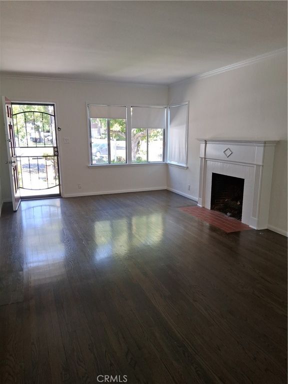 Image 2 of property listing at 131 S Virginia Avenue, Burbank, CA 91506
