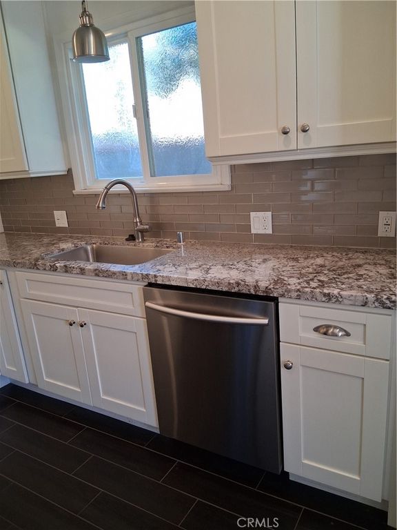 Image 6 of property listing at 131 S Virginia Avenue, Burbank, CA 91506