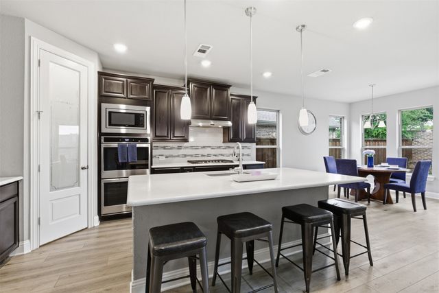 2605 High Bluff Drive, Mansfield, TX 76063