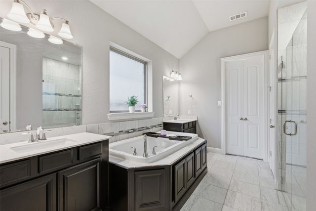 2605 High Bluff Drive, Mansfield, TX 76063