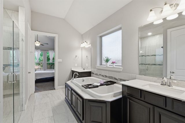 2605 High Bluff Drive, Mansfield, TX 76063