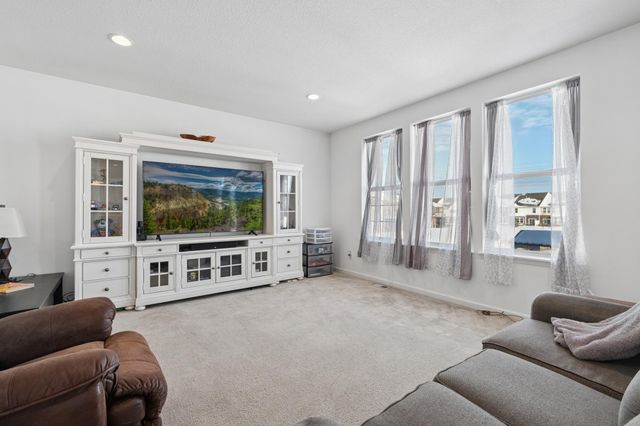 5515 Annapolis Lane N, Plymouth, MN 55446