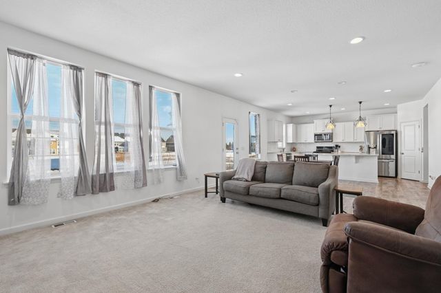 5515 Annapolis Lane N, Plymouth, MN 55446