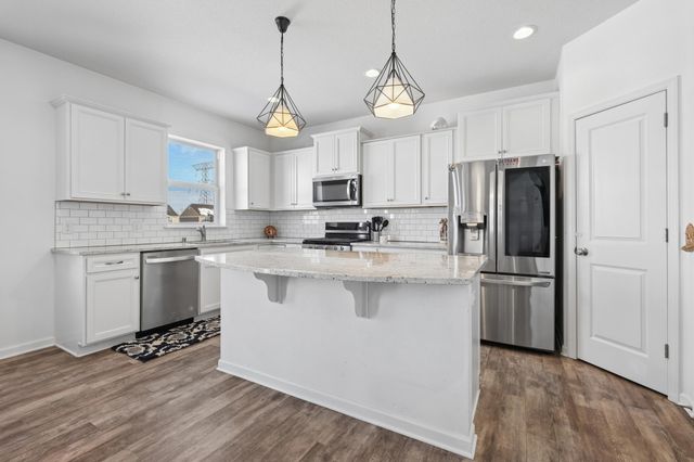 5515 Annapolis Lane N, Plymouth, MN 55446