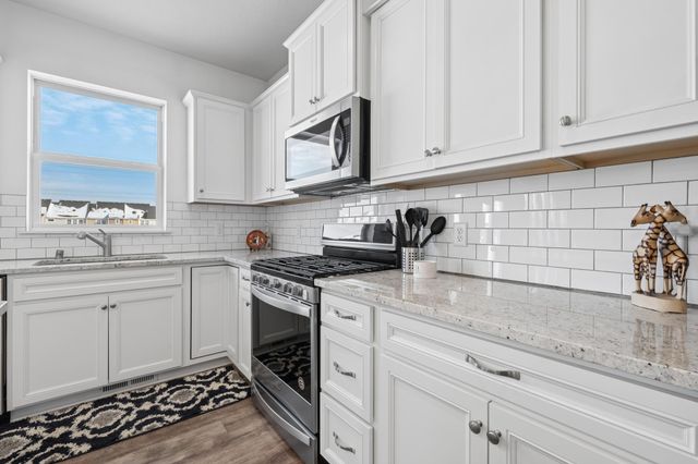 5515 Annapolis Lane N, Plymouth, MN 55446