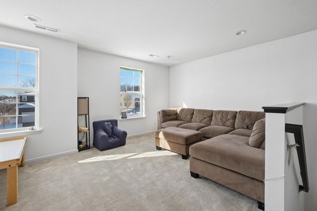 5515 Annapolis Lane N, Plymouth, MN 55446