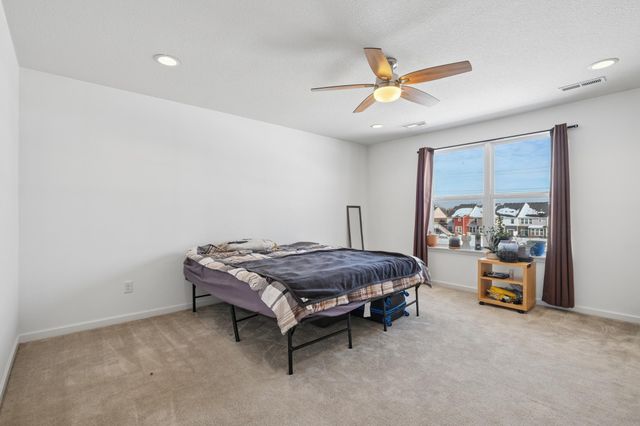 5515 Annapolis Lane N, Plymouth, MN 55446