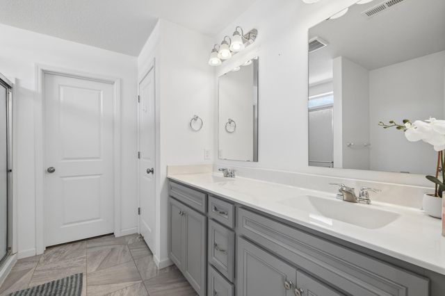 5515 Annapolis Lane N, Plymouth, MN 55446