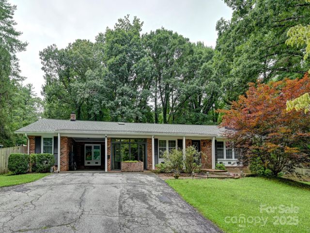 3221 Debbie Drive, Hendersonville, NC 28791
