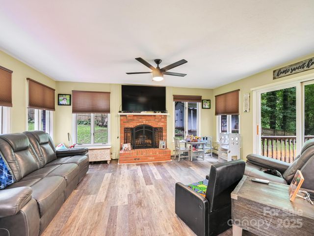 3221 Debbie Drive, Hendersonville, NC 28791
