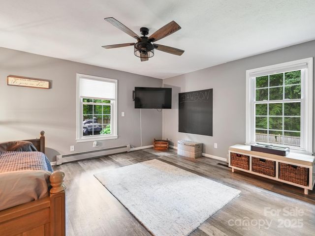 3221 Debbie Drive, Hendersonville, NC 28791
