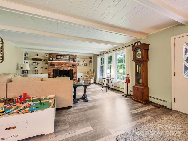 3221 Debbie Drive, Hendersonville, NC 28791