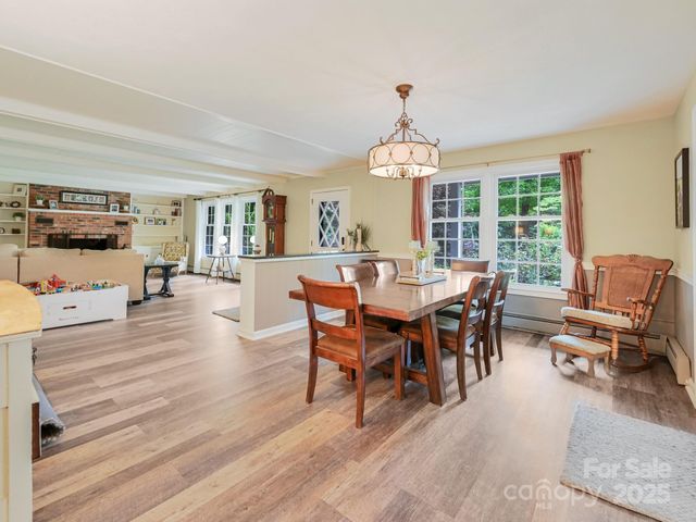 3221 Debbie Drive, Hendersonville, NC 28791