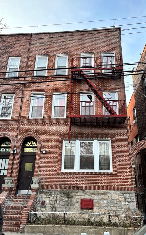 4439 Carpenter Avenue, Bronx, NY 10470