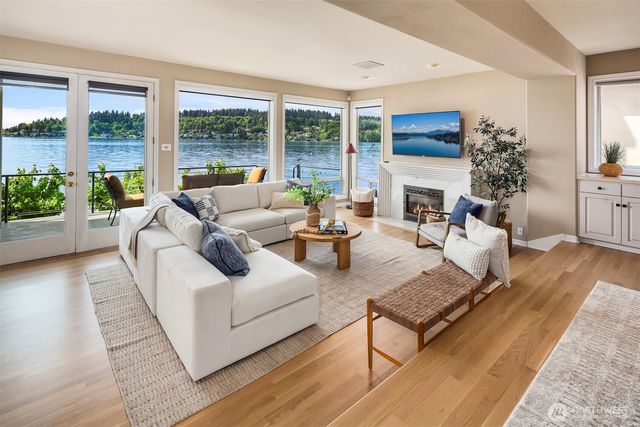 3711 Lake Washington Boulevard N, Renton, WA 98056