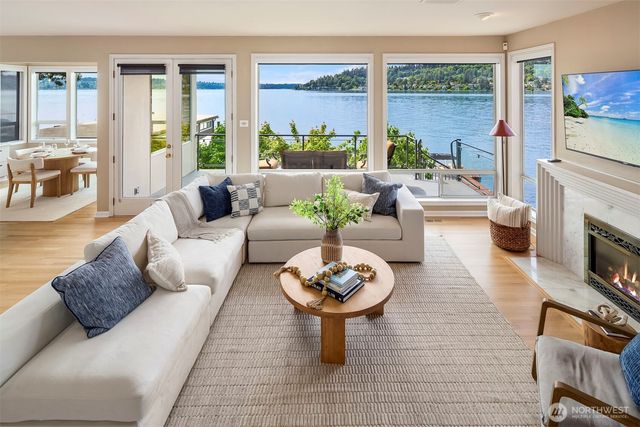 3711 Lake Washington Boulevard N, Renton, WA 98056
