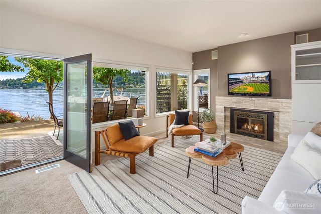 3711 Lake Washington Boulevard N, Renton, WA 98056