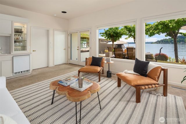 3711 Lake Washington Boulevard N, Renton, WA 98056