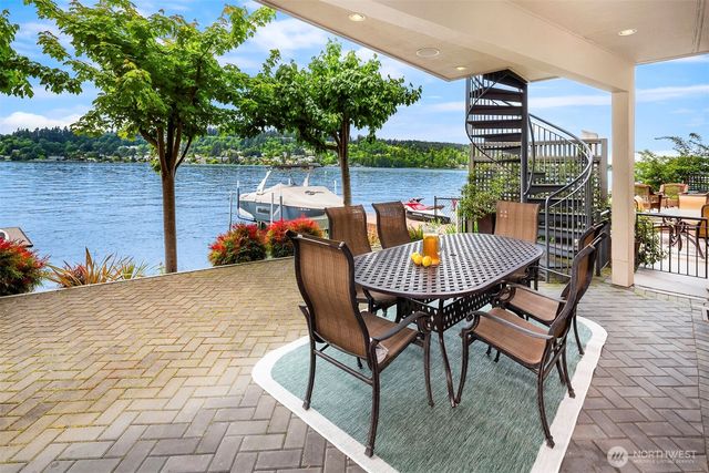 3711 Lake Washington Boulevard N, Renton, WA 98056