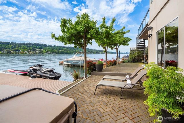 3711 Lake Washington Boulevard N, Renton, WA 98056