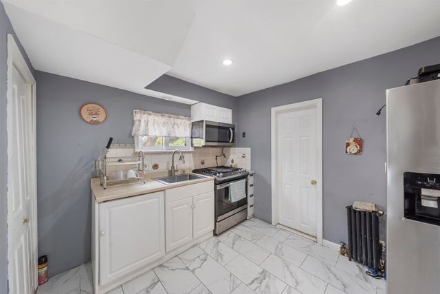 256 FYCKE LANE, Teaneck, NJ 07666