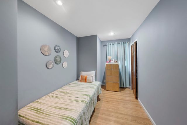 256 FYCKE LANE, Teaneck, NJ 07666